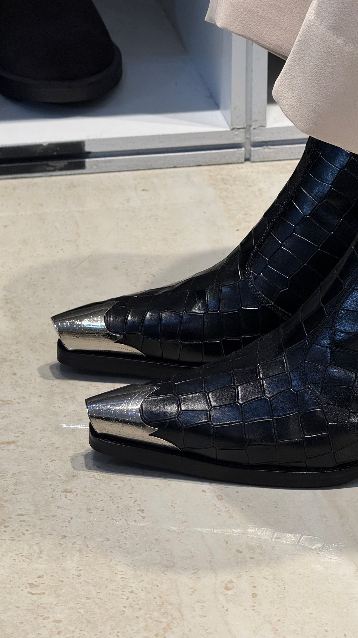 Croco leather Cuban Heel Golde toe Black Chelsea Boots